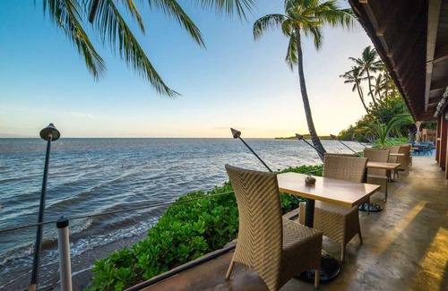 Kaunakakai House | Garden View Full: Cozy Comfort, Tropical Garden Views at Hotel Molokai