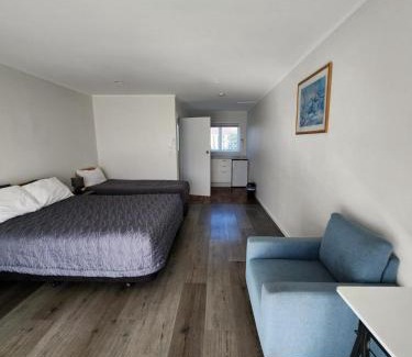Hamilton North Hotel | Gardena Court Motel