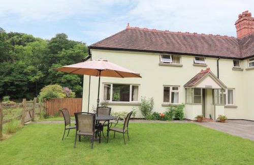 Llanwrthwl House | Gardener's Cottage