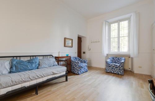 Zona Farini Apartment | Garibaldi & Isola District Functional Apartment