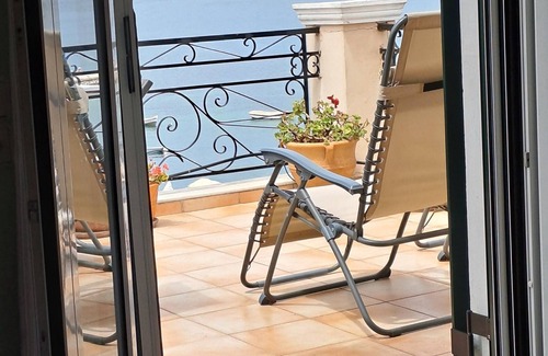 Corfu Town Apartment | Garitsa bay Apartment