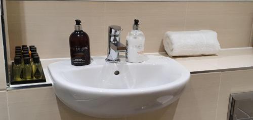 Greenhithe Apartment | Garland Apartment, Greenhithe 3