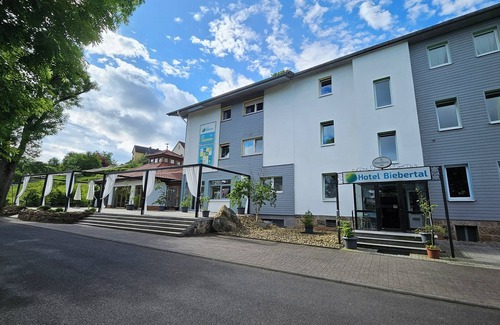 Langenbieber Apartment | Garni Hotel Biebertal am Milseburgradweg