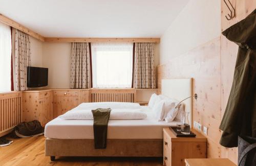 Ried im Oberinntal Hotel | Gartenhotel Linde 4 Sterne Superior