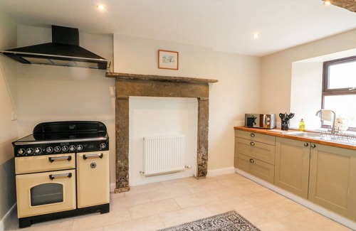 Sedbergh House | GARTH GILL, family friendly, with open fire in Hawes