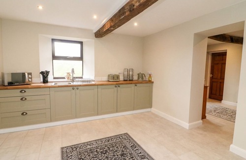 Sedbergh House | GARTH GILL, family friendly, with open fire in Hawes
