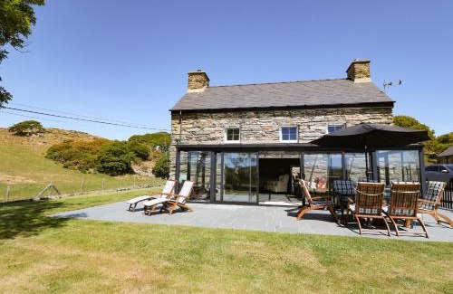 Porthmadog House | Garth Morthin The Farmhouse