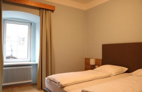 Golling an der Salzach House | Gasthof Goldene Traube