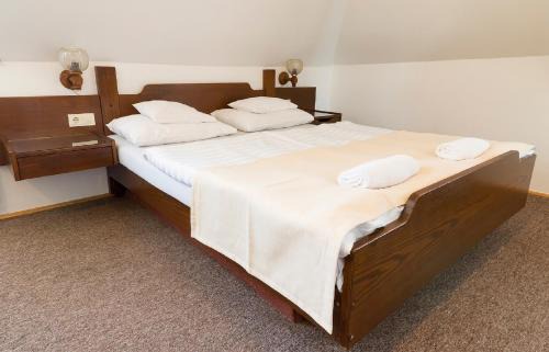 Hajduszoboszlo Hotel | Gasthof Laci Betyár