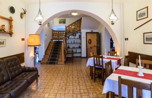 Hajduszoboszlo Hotel | Gasthof Laci Betyár