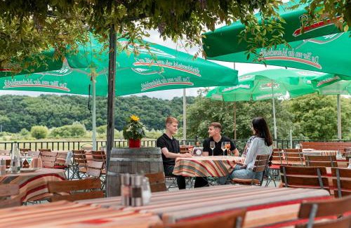 Obereisenheim Hotel | Gasthof zum Schiff