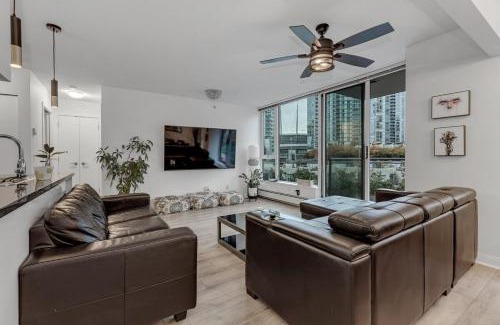 Crosstown House | Gastown Downtown Apartment very central