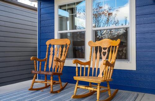 Coeur d'Alene House | Gated Retreat, Sleeps 8, Professional Kitchen, Fireplace, DreamCloud Mattresses