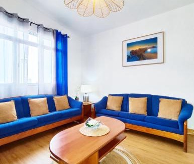 Machico House | GATEONE AL Airport View House