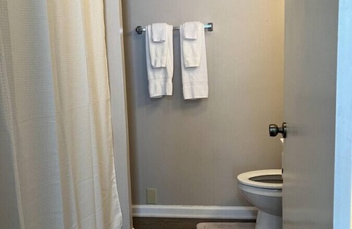 Waynesboro Hotel | Gateway to Nature's Beauty Rm 16