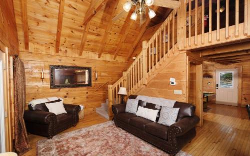 Gatlinburg House | Gatlinburg Secret Splash - Private Indoor Pool, Outdoor Hot Tub, Jetted Tub + Game Room