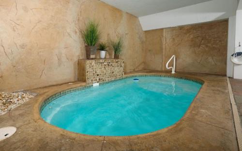 Gatlinburg House | Gatlinburg Secret Splash - Private Indoor Pool, Outdoor Hot Tub, Jetted Tub + Game Room