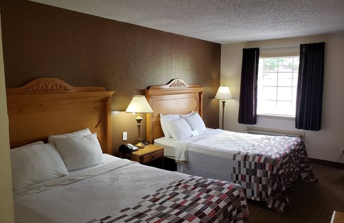 Branson Theater District Hotel | Gazebo Inn