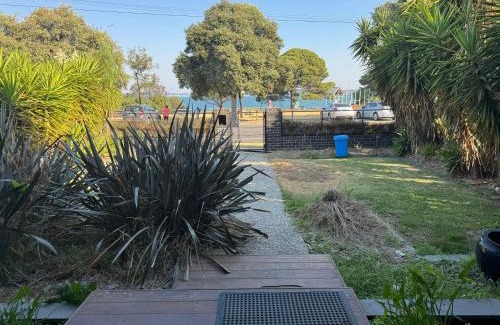 North Shore Villa | Geelong Beach Q House
