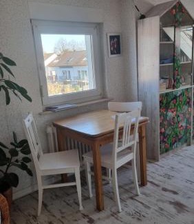 Rath-Heumar Apartment | gemütliche Zimmer im Einfamilienhaus