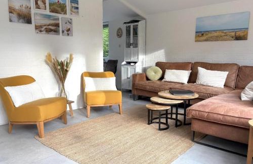 Warmenhuizen House | Gemütliches, helles Ferienhaus mit privatem Garten in gepflegtem Ferienpark
