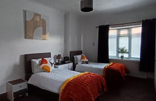 Darlington House | Geneva Cottage - close to Darlington train station