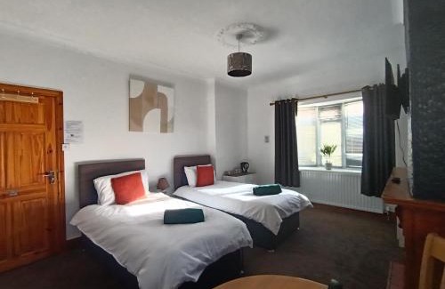 Darlington House | Geneva Cottage - close to Darlington train station