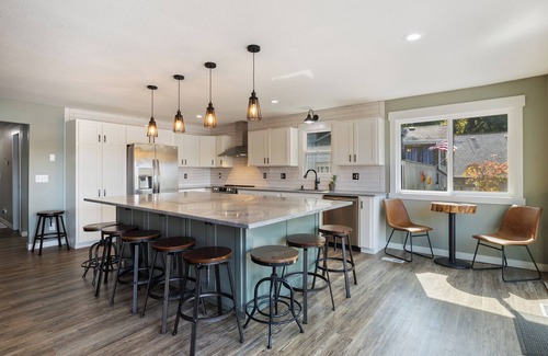 Sunrise Beach House | Gentle Lot, No Wake Cove, Lily Pad, SUP, Kayaks, Private Dock, Tie up for boat