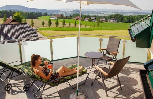Strass im Attergau Apartment | Genusshotel Irmgard - Ferienwohnung Kronberg 2-4 Personen