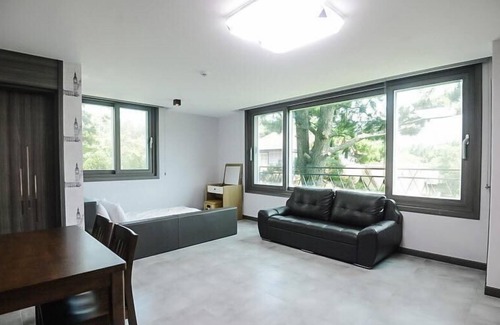 Irun-myeon House | Geoje Wahyunbeach Pension