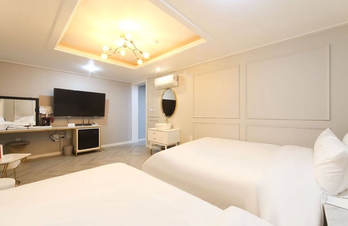Somun Hotel | Geojedo Gohyeon Pool