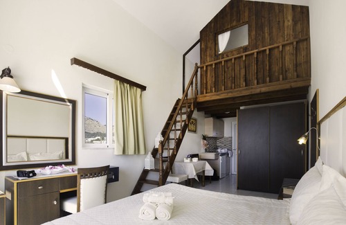 Pefkos Hotel | George Beach Studios