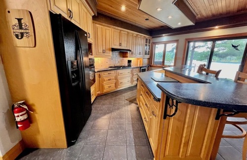Georgian Bay Cottage | George Harrison on 12 Mile Bay