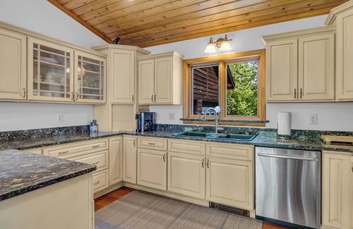 Franklin House | Georges Pond Hideaway - Bright and Sunny Oasis!