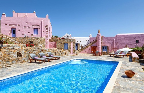 Engarai Villa | Georgilas Cave House