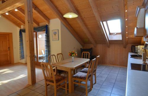 Stocking Apartment | Geräumige Ferienwohnung in Stocking in Waldnähe