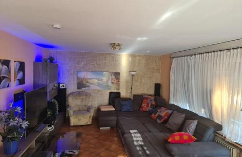 Bad Salzuflen Apartment | Geräumiges Ferienhaus in Bad Salzuflen mit einfacher Ausstattung, für Geschäftsreisende, Gruppen oder Familien geeignet, 4 Schlafzimmer