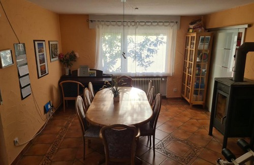 Bad Salzuflen Apartment | Geräumiges Ferienhaus in Bad Salzuflen mit einfacher Ausstattung, für Geschäftsreisende, Gruppen oder Familien geeignet, 4 Schlafzimmer