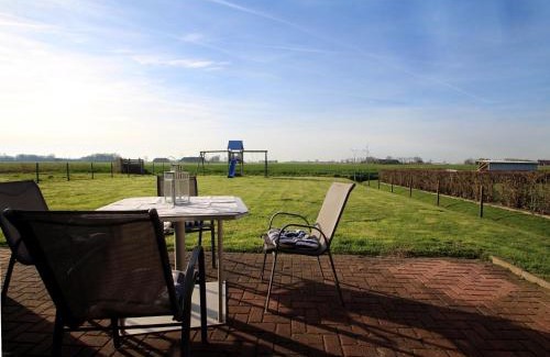 Dornum Apartment | Geraeumige Ferienwohnungen mit eigener Terrasse, Neßmersiel