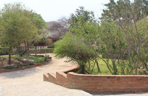 Luangwa Hotel | Gerasimos safari lodge