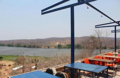 Luangwa Hotel | Gerasimos safari lodge