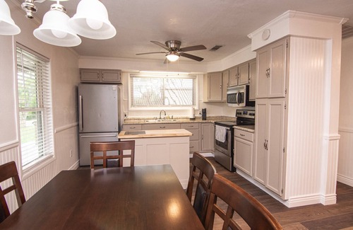 Pottsboro House | Get 15% Off for Stays 3 nights or Longer Until January 28th