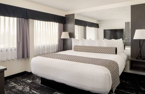 Riverside Hotel | Get Ready for Blissful Getaway! Pet-Friendly, Near Spokane Arena