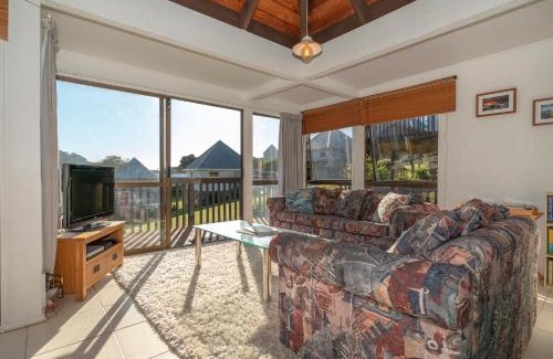 Onemana House | Getaway - Onemana Holiday Chalet