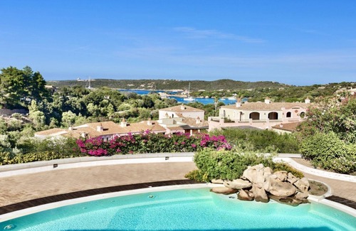 Liscia di Vacca Apartment | Giardino degli Oleandri Two-room apartment sleeps 4, WIFI, A.C, 350 mt. from the sea