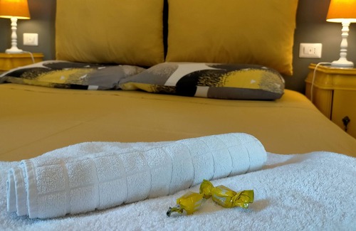 Seregno Apartment | GIALLO ORO APARTMENT- BETWEEN MILAN AND COMO LAKE