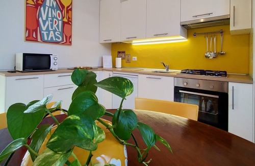 Seregno Apartment | GIALLO ORO APARTMENT- BETWEEN MILAN AND COMO LAKE