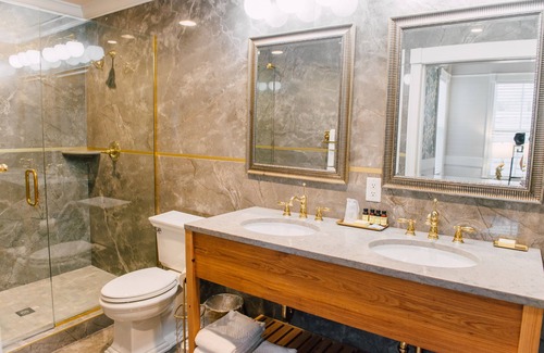 Historic Downtown Apalachicola Hotel | Gibson Inn