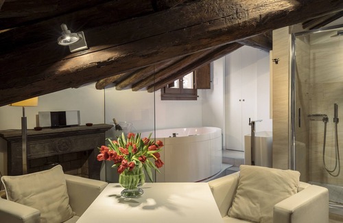 Rione V Ponte House | Gigli d'Oro Suite