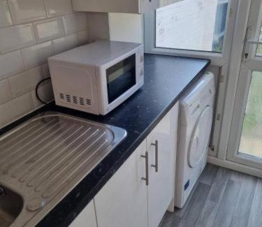 Gillingham House | Gillingham Retreat - Spacious 4 Bedroom House